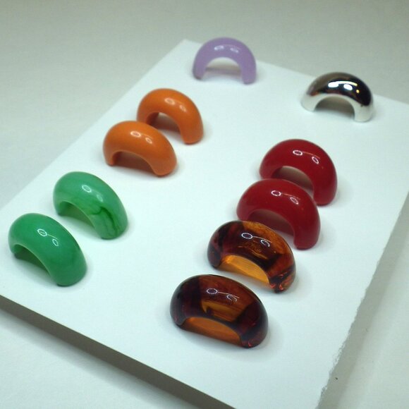 Vintage KJL by Kenneth Jay Lane half hoop Lucite earrings signed 4 pair 2 single - Picture 4 of 10